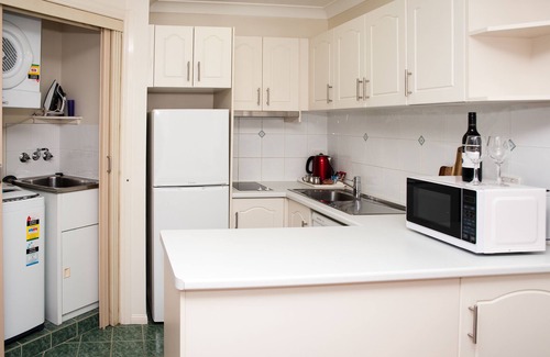 Hamilton Hotel | Comfortable Stay at Pegasus Motor Inn & Serviced Apartments