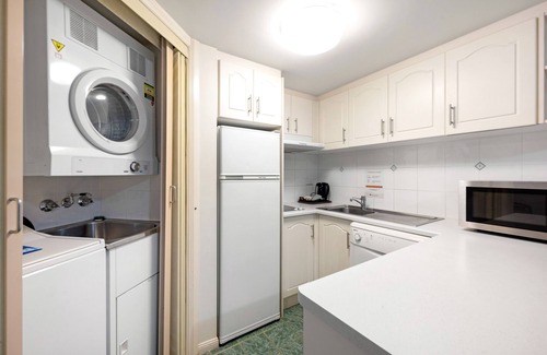 Hamilton Hotel | Comfortable Stay at Pegasus Motor Inn & Serviced Apartments