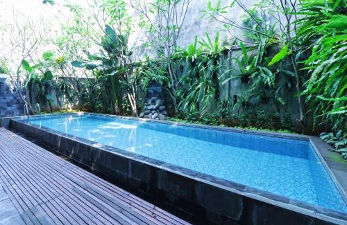 Jakarta House | Relaxing Pejaten Valley Residence with Ocean View Amenities