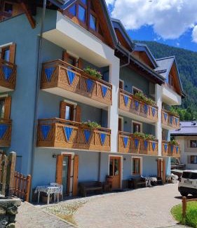 Cogolo Apartment | Pet-Friendly Pejo Appartamenti Pegolotti with High Guest Ratings