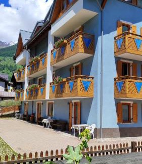 Cogolo Apartment | Pet-Friendly Pejo Appartamenti Pegolotti with High Guest Ratings