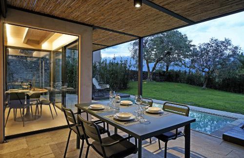 Villavetro Villa | Pelacà 1931: Small Villa with Oceanfront Minipool