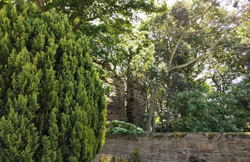 Cramlington Cottage | Pet-Friendly Pele Cottage at Burradon Farm with Breakfast