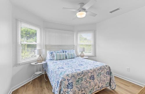 Pelican Bay House | Pelican Bay 13 - Cozy Beachside Retreat with Pool Access