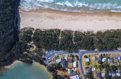 Narrawallee House | Family-Friendly Escape at Pelican Beach House, Rated 8.5/10