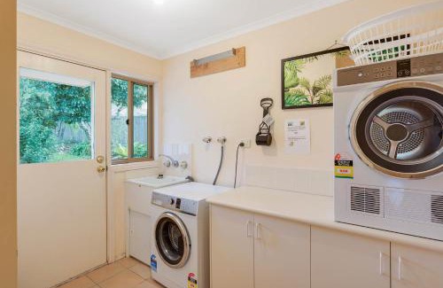 Merimbula House | Welcoming Pelican Lake Holiday House: Pet & Child Friendly