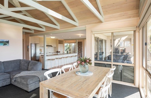 Merimbula Cabin | Pelican Lake House: 4 Bedroom, Pet-Friendly Retreat