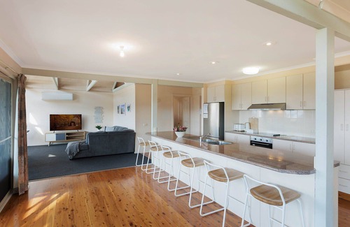 Merimbula Cabin | Pelican Lake House: 4 Bedroom, Pet-Friendly Retreat