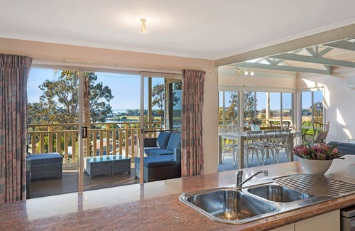Merimbula Cabin | Pelican Lake House: 4 Bedroom, Pet-Friendly Retreat
