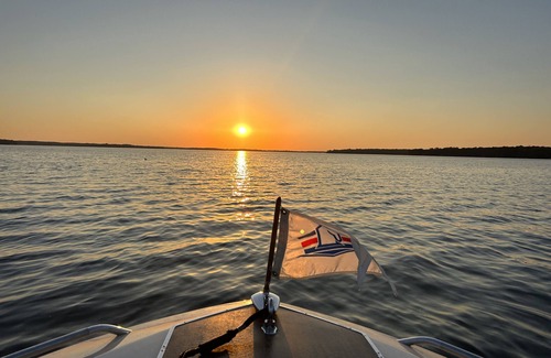 Pelican Lake Hotel | Discover Pelican Lake Motel: Family-Friendly Getaway