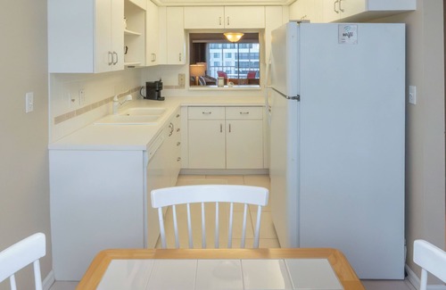 Marco Island Condo | Pelican Perch - Walk to South Beach