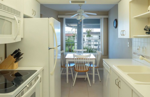 Marco Island Condo | Pelican Perch - Walk to South Beach