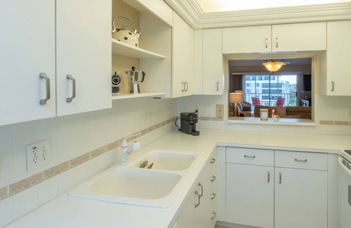 Marco Island Condo | Pelican Perch - Walk to South Beach