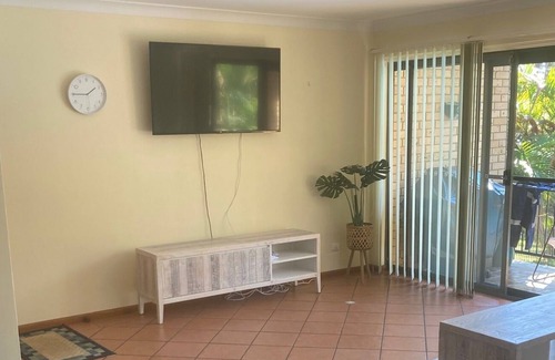 The Entrance North Apartment | PELICAN PLACE OASIS