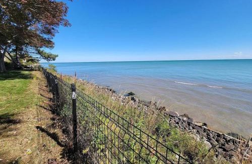 Sheboygan House | Pelican Point - Private Retreat