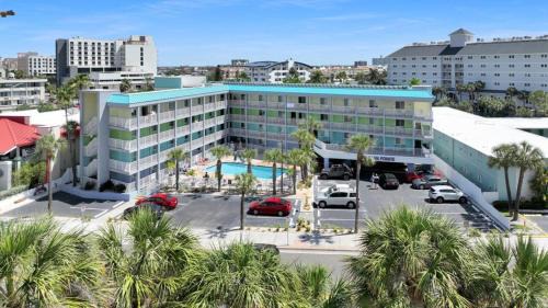 Clearwater Beach Hotel | Experience Oceanfront Comfort at Pelican Pointe Hotel