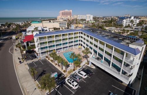 Clearwater Beach Hotel | Experience Oceanfront Comfort at Pelican Pointe Hotel
