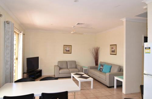 Kalbarri Hotel | Pelican's Nest: Family-Friendly Retreat with Kitchen Access