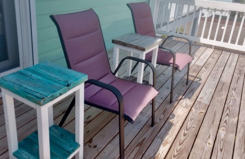 Kure Beach Condo | Pelican's Retreat: Steps to Beach, Pier & Dining Awaits