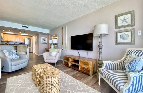 Thomas Drive Condo | Beachfront 1-Bedroom Condo with Spectacular Ocean Views
