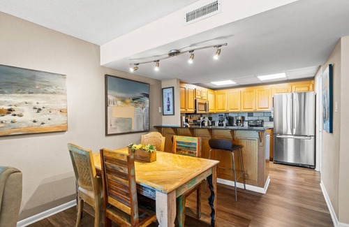Thomas Drive Condo | Beachfront 1-Bedroom Condo with Spectacular Ocean Views