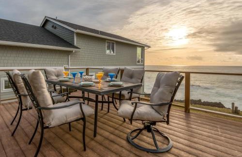 Depoe Bay House | Beachfront Bliss at Pelican's Landing, Pet-Friendly Retreat