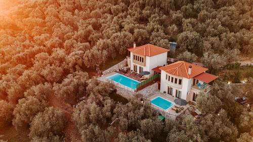 South Pelion Villa | Experience Oceanfront Bliss at PELIONBLUE VILLAs