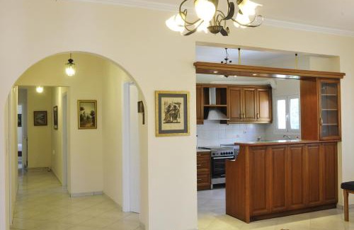 Korithion Villa | Peloponeese CORINTHOS SEASIDE VILLA FOR SHORT RENT