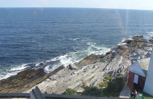 Pemaquid Point House | Pet-Friendly Pemaquid Point Cottage Steps from Lighthouse