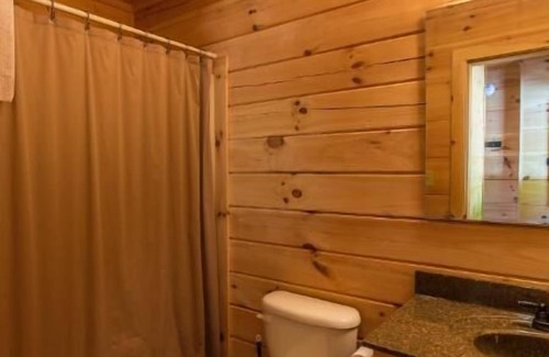 Luray Cabin | Child-Friendly Pembroke Cabin: A Cozy Retreat Awaits