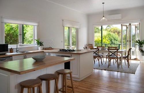 Daylesford House | Discover Pembroke: 4-Star, Pet-Friendly Family Retreat
