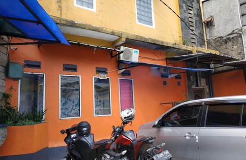 Bogor Hotel | Discover Pemda 22 Mansion Mitra RedDoorz: Family-Friendly Stay