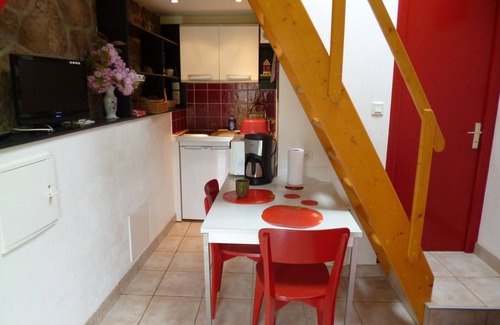 Bieuzy House | Discover Pen Ty: A Historic Breton Longère with Pool & Breakfast