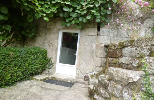Bieuzy House | Discover Pen Ty: A Historic Breton Longère with Pool & Breakfast