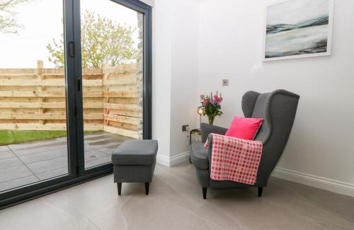 Llanfairpwllgwyngyll House | Discover Pen-Y-Bryn: 4-Star Rating and Pet-Friendly Stays