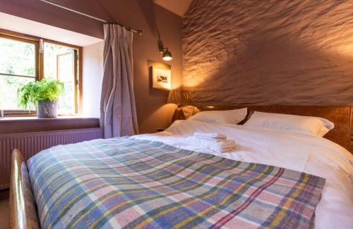 Cardigan House | Family-Friendly Retreat at Penbanc Bach for Memorable Stays