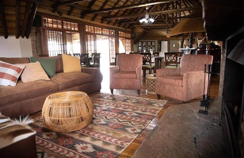 eDumbe Cabin | Discover Penbi Game Ranch: Guest Rated 9/10 with Pool & Breakfast