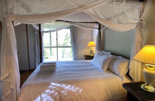 Mapleton Ski Chalet | Discover Pencil Creek Cottages: 4-Star Getaway with Breakfast