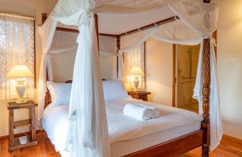 Mapleton Ski Chalet | Discover Pencil Creek Cottages: 4-Star Getaway with Breakfast