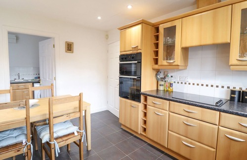 Colwyn Bay Cottage | Family-Friendly Pencraig Cottage with Oceanfront Views