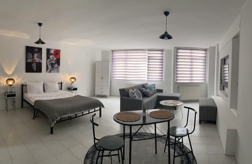 Pendik Apartment | Comfortable Stay at Pendik Çarşı Near SabihaGökçen