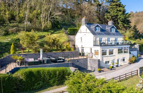 Pendine Villa | Edith Villas: Seaside Retreat with Oceanfront Views