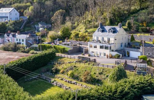 Pendine Villa | Edith Villas: Seaside Retreat with Oceanfront Views
