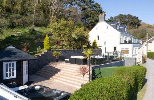 Pendine Villa | Edith Villas: Seaside Retreat with Oceanfront Views