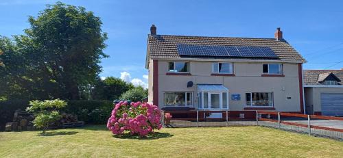 Pendine House | Top-Rated Pendine Sands Bed & Breakfast with Ocean Views