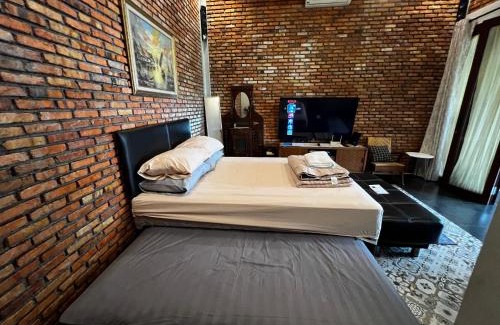 Bekasi House | Pendopo Nilam Den Erwin