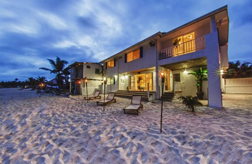 San Luis House | Idyllic Penelope Beach House: Spa & Family-Friendly Stays