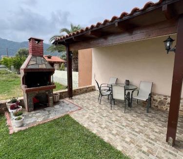 Skala Potamias House | Family-Friendly Getaway at Penelope's Maisonette, 9.5/10