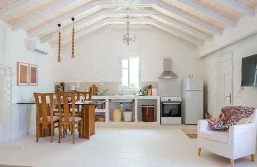 Evreti Apartment | Unforgettable Stay at Penelope - Sea View House, Rated 10/10