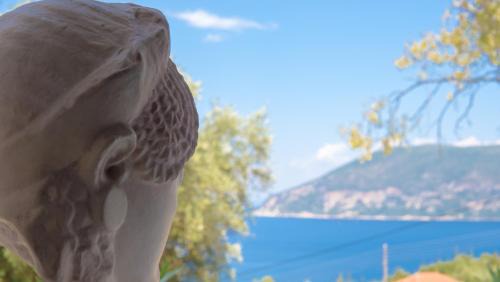 Evreti Apartment | Unforgettable Stay at Penelope - Sea View House, Rated 10/10